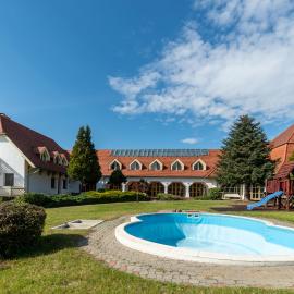 Global Apartmanház, hotel in Vonyarcvashegy