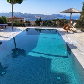Stergiou Luxury Apartments with shared pool, hotel in Anavyssos