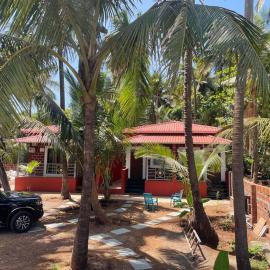 Sandcastle Cottages 2 AC - WiFi - SmartTV - Parking - Diveagar, hotel u gradu 'Diveagar'