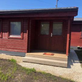WOMOCAMP Holzhütte 2 with shared WC โรงแรมในเซาล์กราสตี