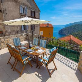 House Bajota Cres Island Croatia - sea view & terrace, отель в Бели
