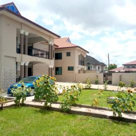 Executive 2 Bedrooms Apartment, hotel in Amuna