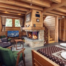 Chalet chaleureux avec cheminée et jacuzzi à Méribel - FR-1-688-18