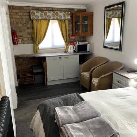 31 Elwyn Snug, hotel in March