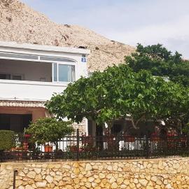 Apartmani Košutić โรงแรมในสตาราบัชกา
