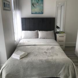 En Suite Double Room 2، فندق في بلمستيد