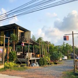 Beach Box Resort at Rimlay Rayong, hotel v destinaci Rayong