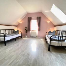 Ferienwohnung auf Pferdehof, Hotel in Dreetz