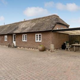 Amazing Apartment In Hvide Sande, hotel in Hvide Sande