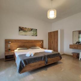 Tony's Garden House, Hotel in Lefkímmi
