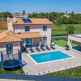 Villa Silvano & Nadija, hotel sa Kaštelir