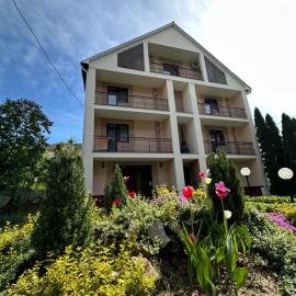 Сонячна Перлина, hotell sihtkohas Poljana
