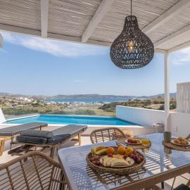 Chrysomelo, hotel i Adamantas