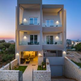 레딤노에 위치한 호텔 Creta Sun luxury apartments