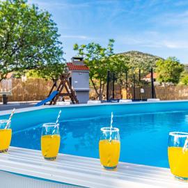 Villa SM Matijas, готель у місті Vrsine