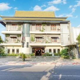 Hotel Winotosastro by Athelu