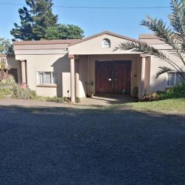 Serendipity Country House, hotel in Amanzimtoti