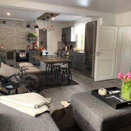 Talo Pyhä-Häkin kansallispuiston kupeessa, hotel in Saarijärvi