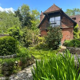 Beautiful 3 bed cottage in Lymington. Perfectly located for Coast and New Forest, hotel a Lymington