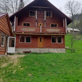 Крайня Хата, hotel a Synevyrsʼka Polyana