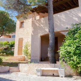 Maison familiale sous les palmiers de Hyères, hotel in Hyères