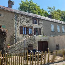 Petit cocon au cœur du Morvan, hotell i Montreuillon