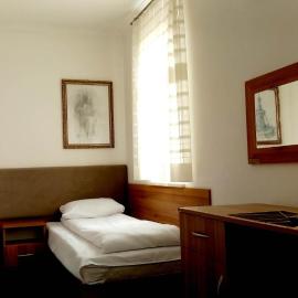 Hotel i Restauracja 13 Smaków, מלון בצ'נסטוחובה