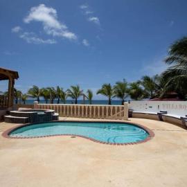 Private Oceanfront Villa for Epic Group Getaways, Hotel in Arecibo