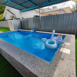 Homestay Temerloh with Private Pool Near Hospital 4 Bedroom 4 Aircond 10pax Free Wi-Fi Netflix, hotel i Temerloh