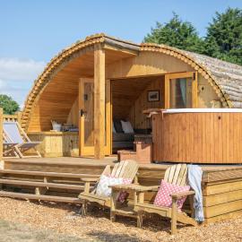 Barnhorn Glamping, hotel in Hooe