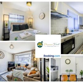 3 Bedroom Coventry House with Free Wi-fi, Large Garden and Driveway, By Passionfruitproperties - 52NRC