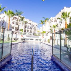 RentitSpain - Salobreña - Apartamento Oasis con Gym y Balcón, Hotel in Salobreña