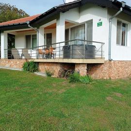 Вила Текето – hotel w mieście Obrochishte