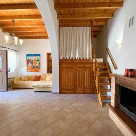 Kostas Village House, hotel v mestu Psinthos