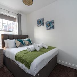 Central Neath - Kitchen - Smart TV - Work Stay – hotel w mieście Neath