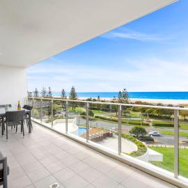 Kirra Beach