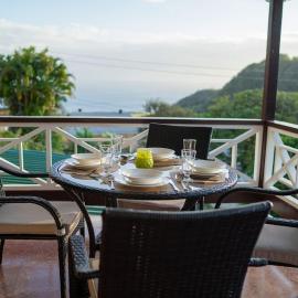 Enjoy Sunset @ Tropical Lookout, hotel u gradu Kingstaun