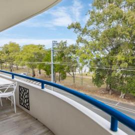 Executive Unit In The Treetops, hotel in Bongaree