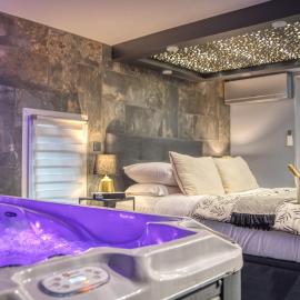 L'Eden Love - Jacuzzi / Sauna, hotell i Grenoble
