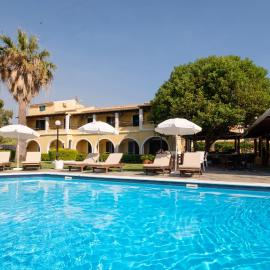 Tereza Apartments, hotel v destinácii Acharavi