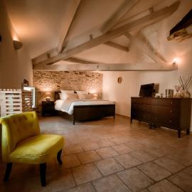Les Lauriers Roses - Maison d'Hôtes, Hotel in Barjac