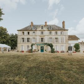 Chateau de Bellefontaine, hotel u gradu Flagy