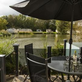 Rosedale Lakeside Lodge, hotel in South Cerney