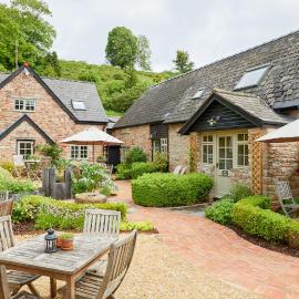Tudor Farmhouse Hotel, hotel v destinácii Clearwell