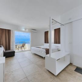MonteCasa Seaview Rooms, hotel in Dobra Voda