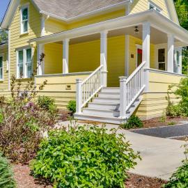 Historic Home Near Downtown Salem: Walk to Capitol, viešbutis mieste Seilemas