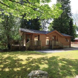 Forest Pines Lodge, hotel in Bowness-on-Windermere