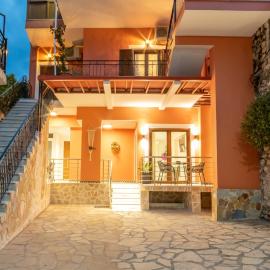 Bella Vasilica Luxury Apartments, khách sạn ở Parga