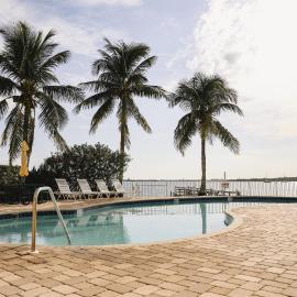 Dolphin Bay in Boca Ciega Resort - 2BR, Pool, Bay View