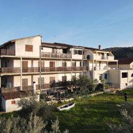 Apartments with parking space Mrljane, Pasman - 20850, hotel v destinácii Mrljane